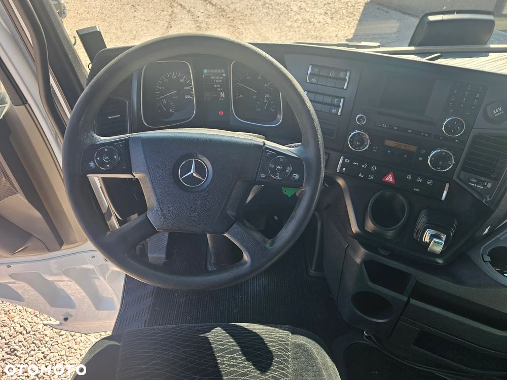 Mercedes-Benz Actros - 10