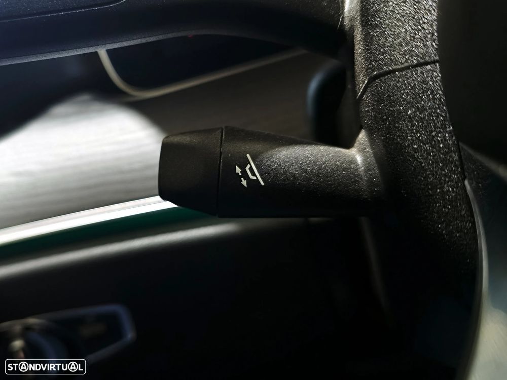Mercedes-Benz E 200 AMG Line - 32