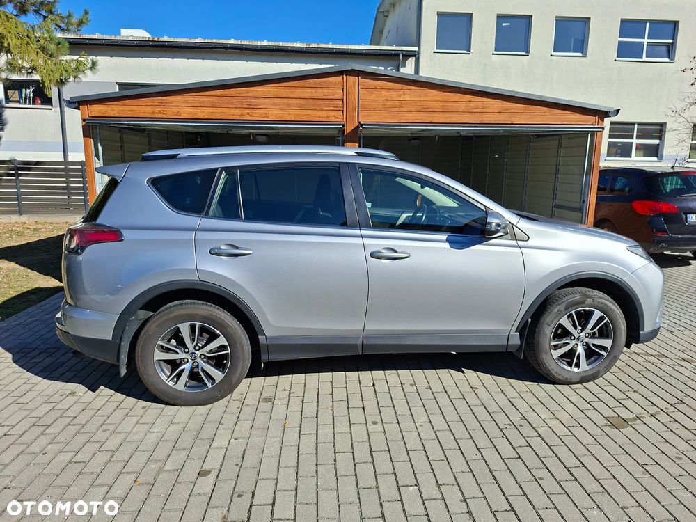 Toyota RAV4 - 6
