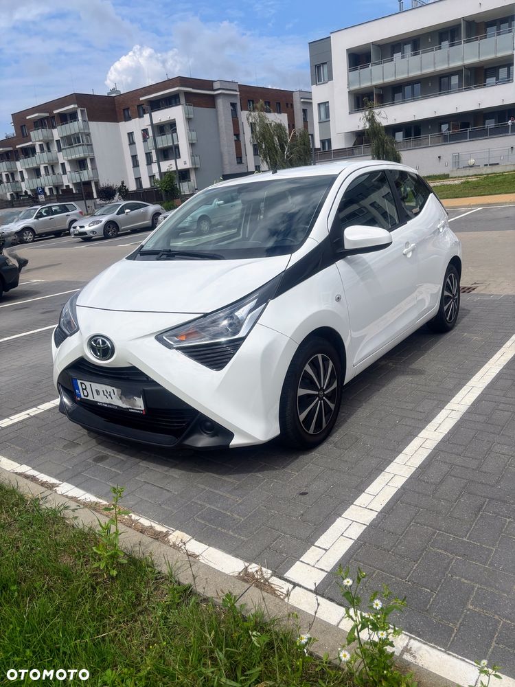 Toyota Aygo x-play - 1