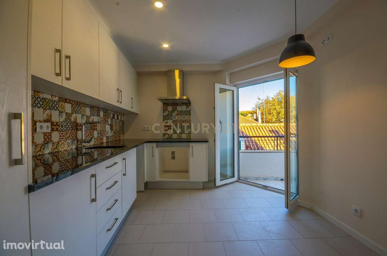 Apartamento T3 com parqueamento frente ao Parque D. Carlos I - Grande imagem: 3/19