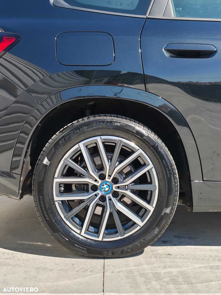 BMW iX1 - 15