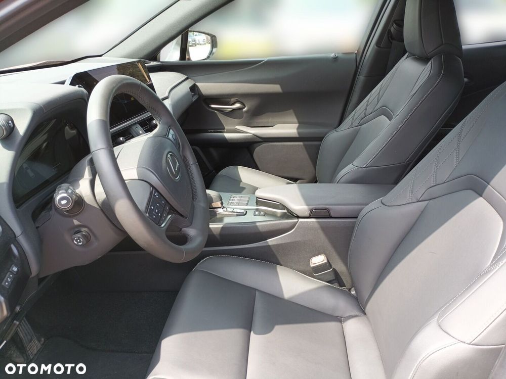Lexus UX 300h F Sport Design - 16