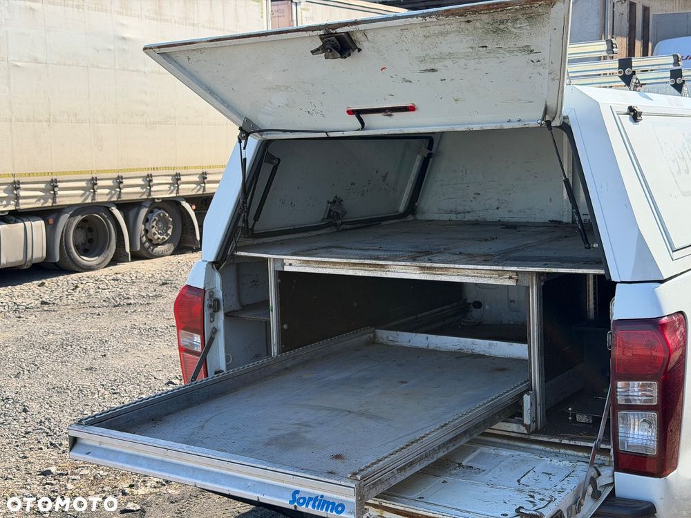 Isuzu D-Max 2.5 DC L - 8