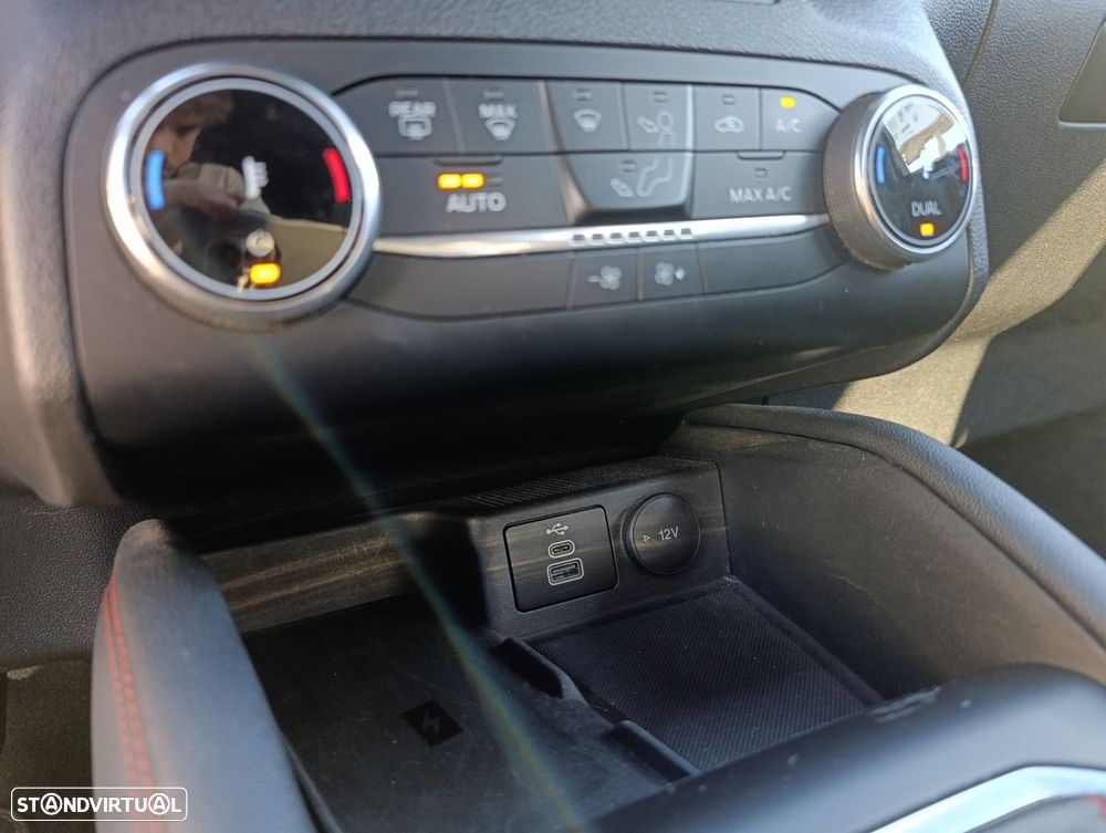 Ford Kuga 1.5 EcoBoost ST-Line X - 18