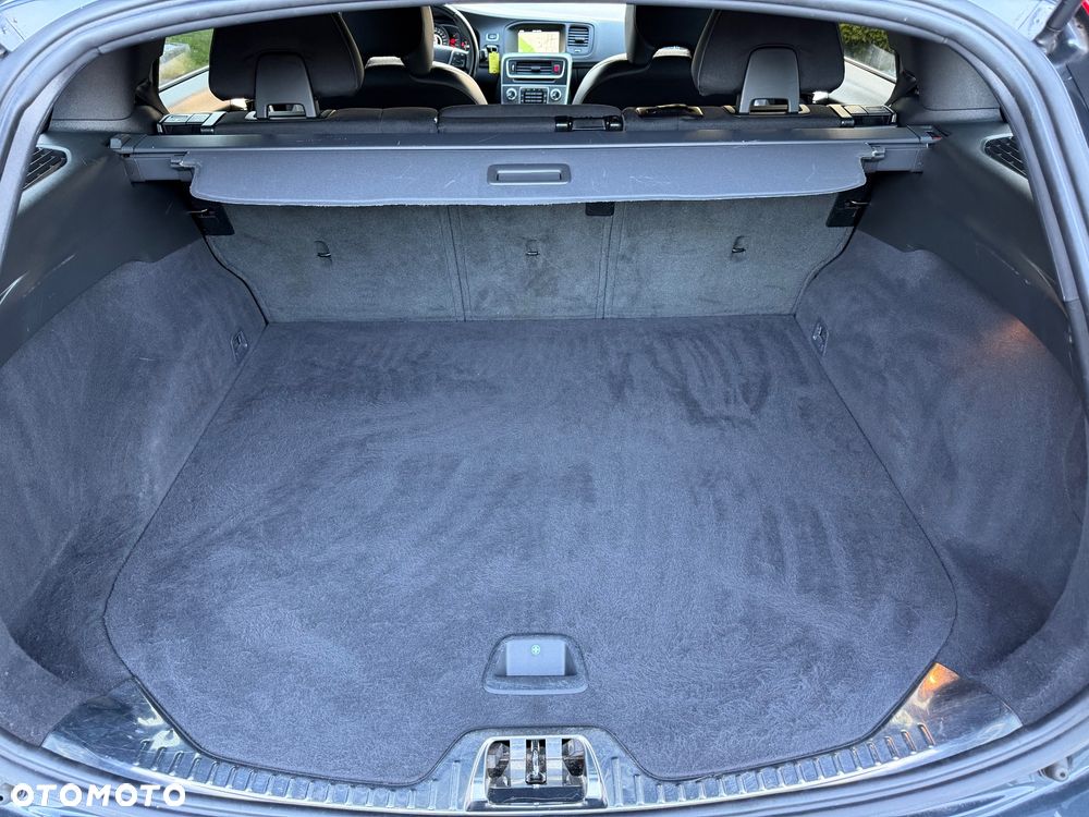 Volvo V60 D2 Drive-E Momentum - 28