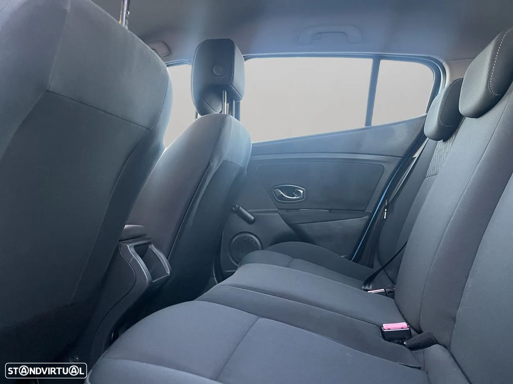 Renault Mégane 1.5 dCi Confort SS - 12