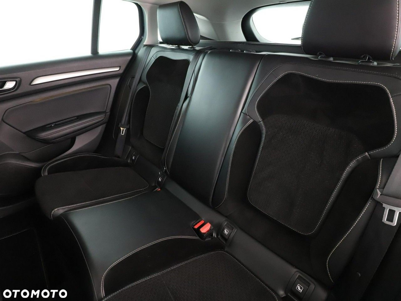 Renault Megane ENERGY dCi 110 EDC INTENS - 17