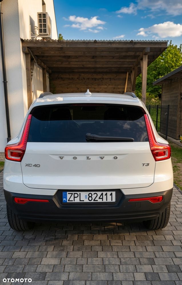 Volvo XC 40 T3 Momentum - 4