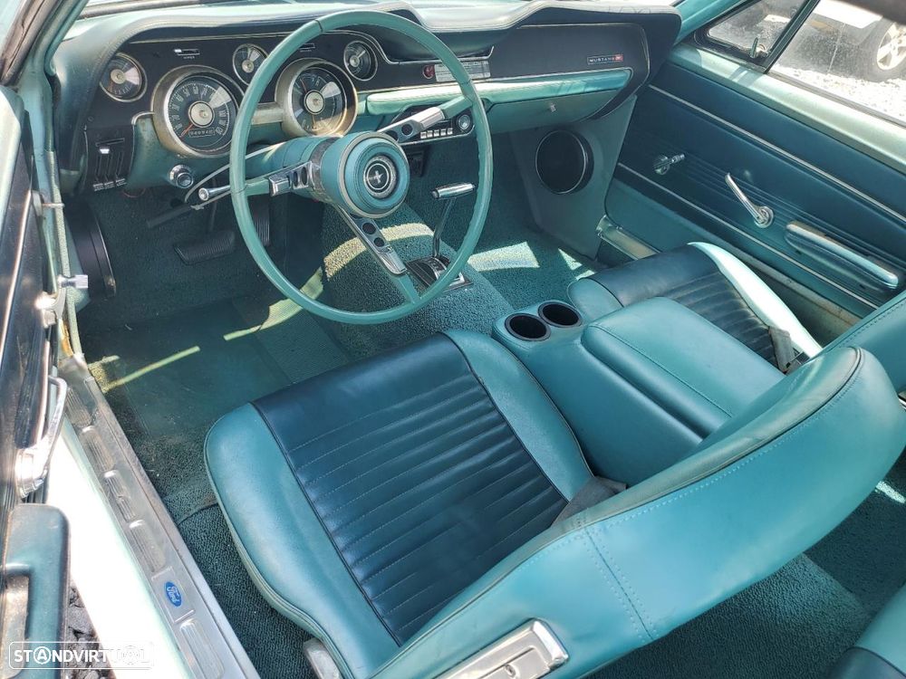 Ford Mustang - 1