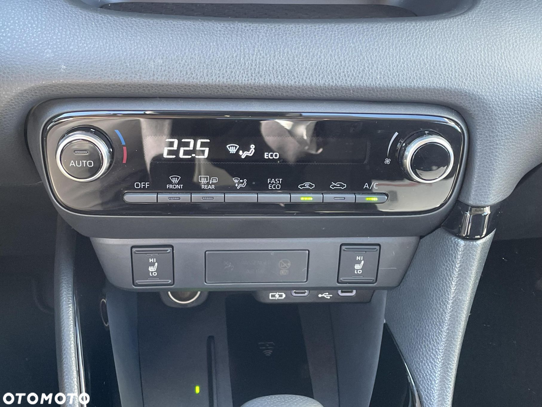 Toyota Yaris Hybrid 1.5 Style - 23
