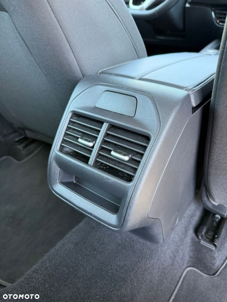 Volkswagen Passat - 27