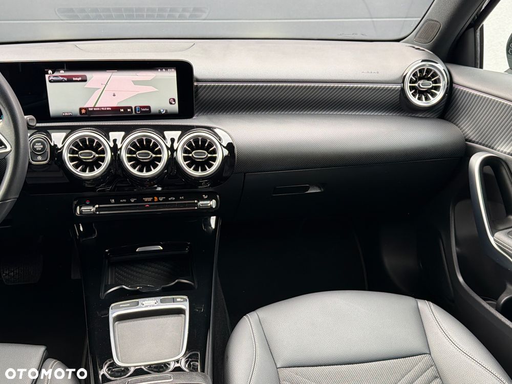 Mercedes-Benz Klasa A 200 7G-DCT Special Edition - 9
