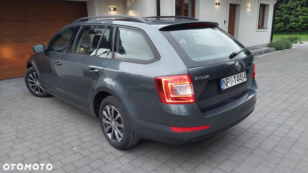 Skoda Octavia 2.0 TDI Ambition DSG - 4