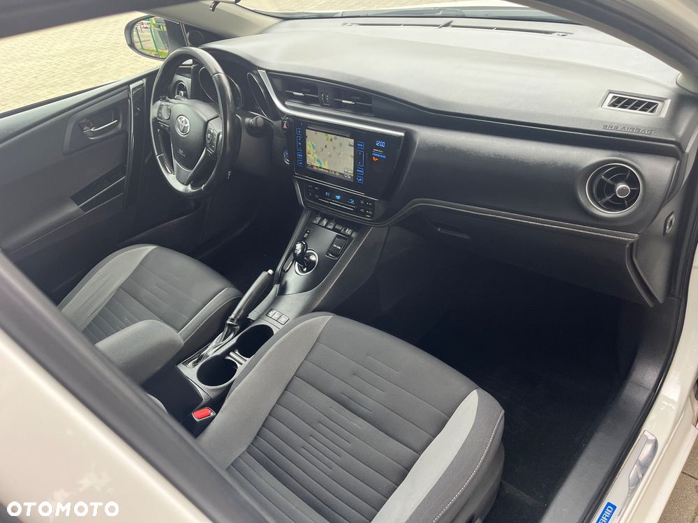 Toyota Auris Hybrid 135 Prestige - 10
