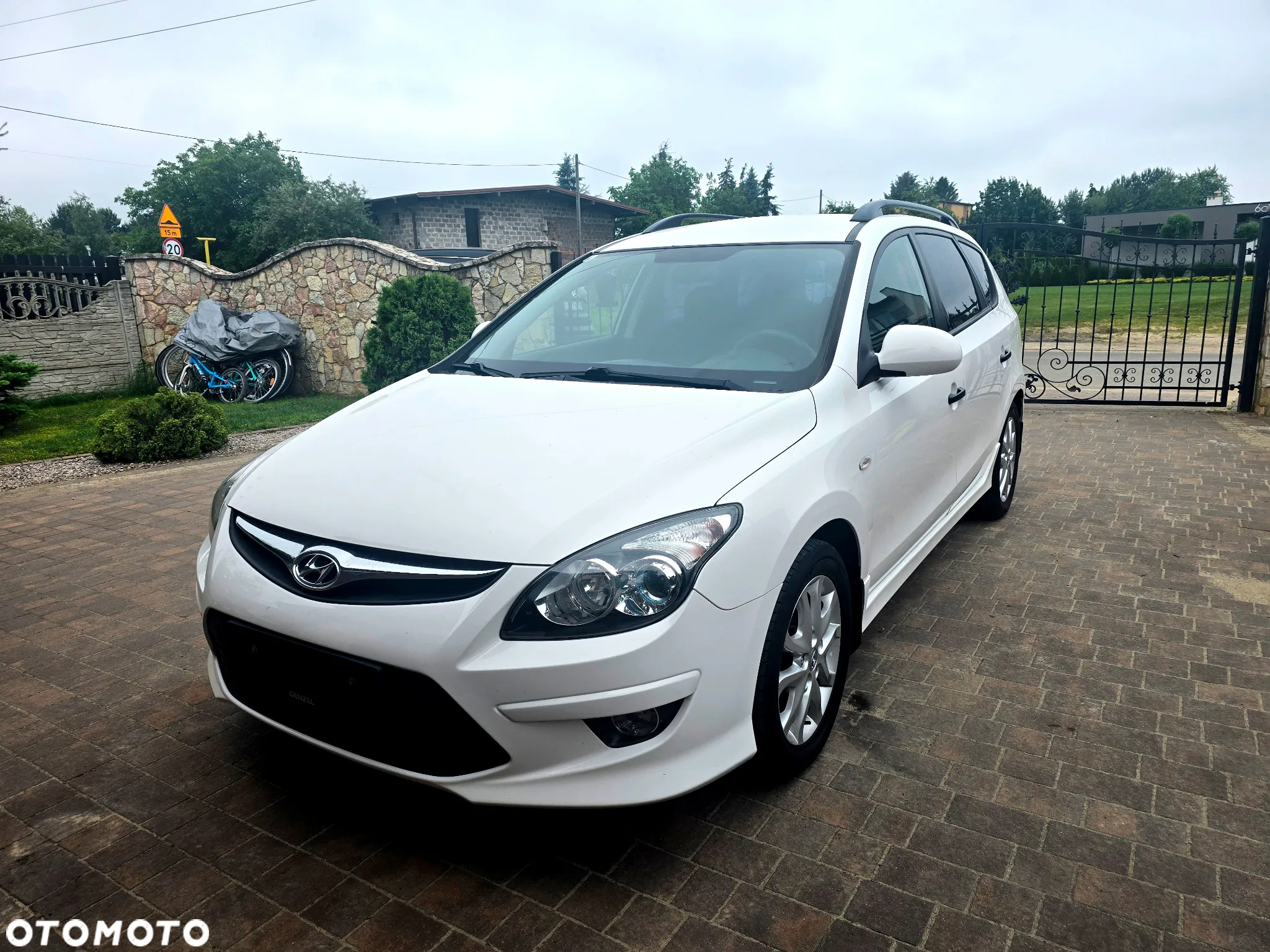 Hyundai i30 i30cw 1.4 UEFA EURO 2012 Edition - 2