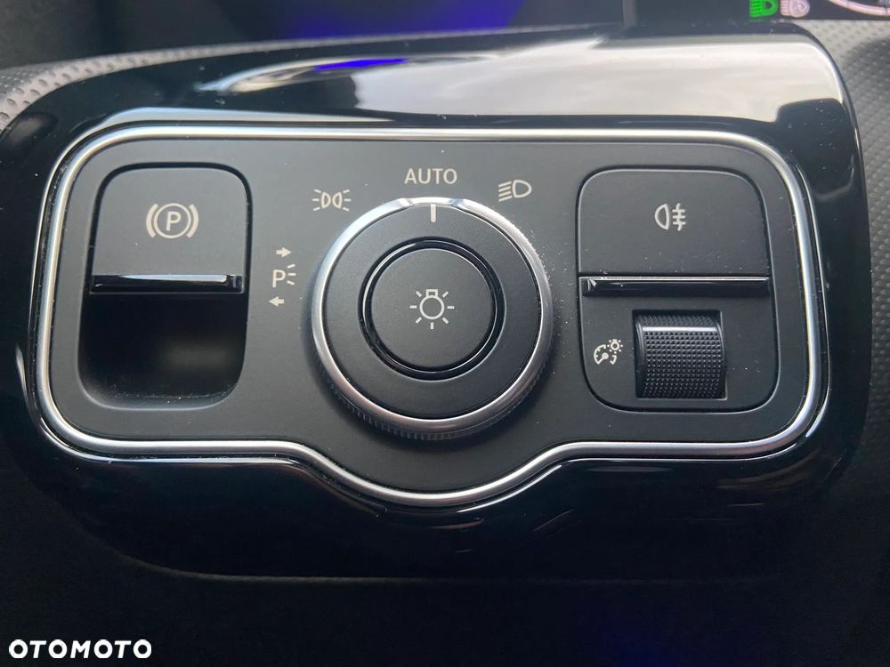 Mercedes-Benz Klasa A 200 AMG Line 7G-DCT - 18