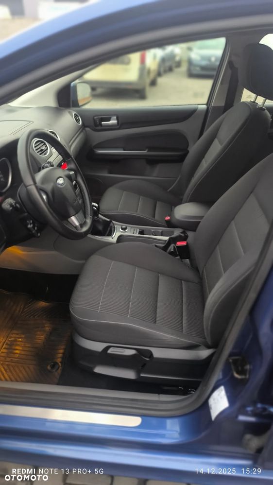 Ford Focus 1.8 Titanium - 23