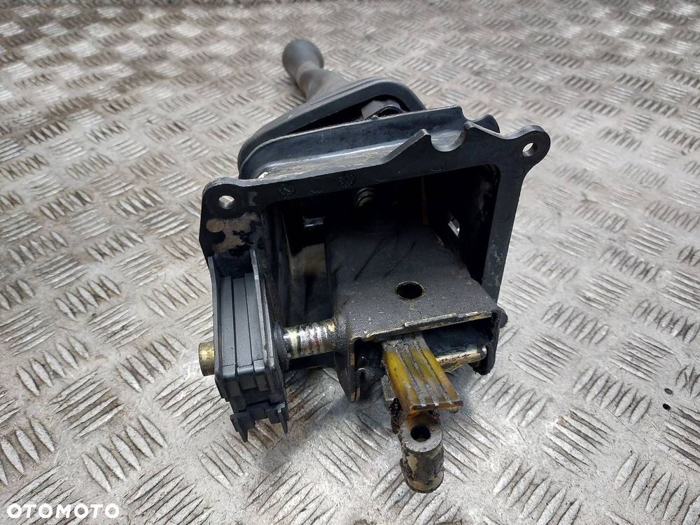 LEWAREK ZMIANY BIEGÓW 5B VOLKSWAGEN TRANSPORTER T4 VW T4 2.4 D - 6