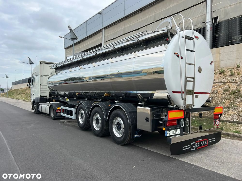 Grapar Do odbioru: 2 szt / Cysterna Spoż. / ATP / 32.500 / 3kom - 1