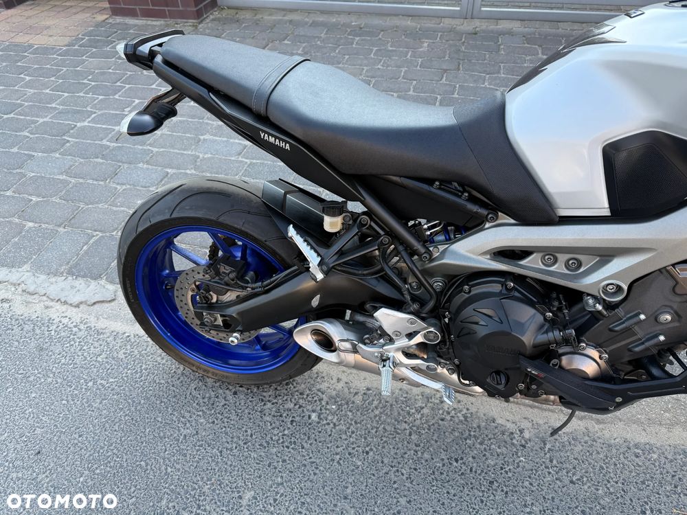 Yamaha MT - 27