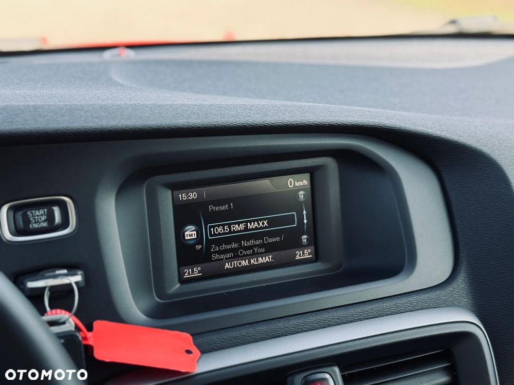 Volvo V40 T2 Momentum - 32