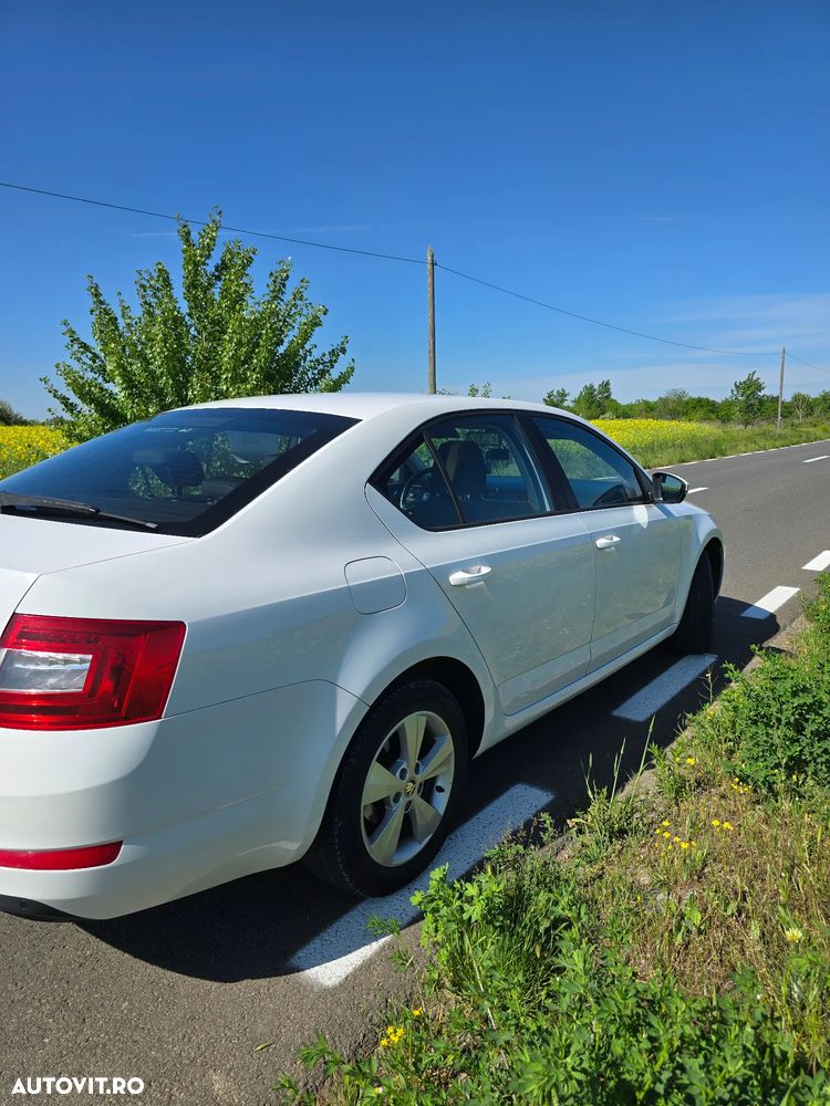 Skoda Octavia 2.0 TDI ELEGANCE - 4
