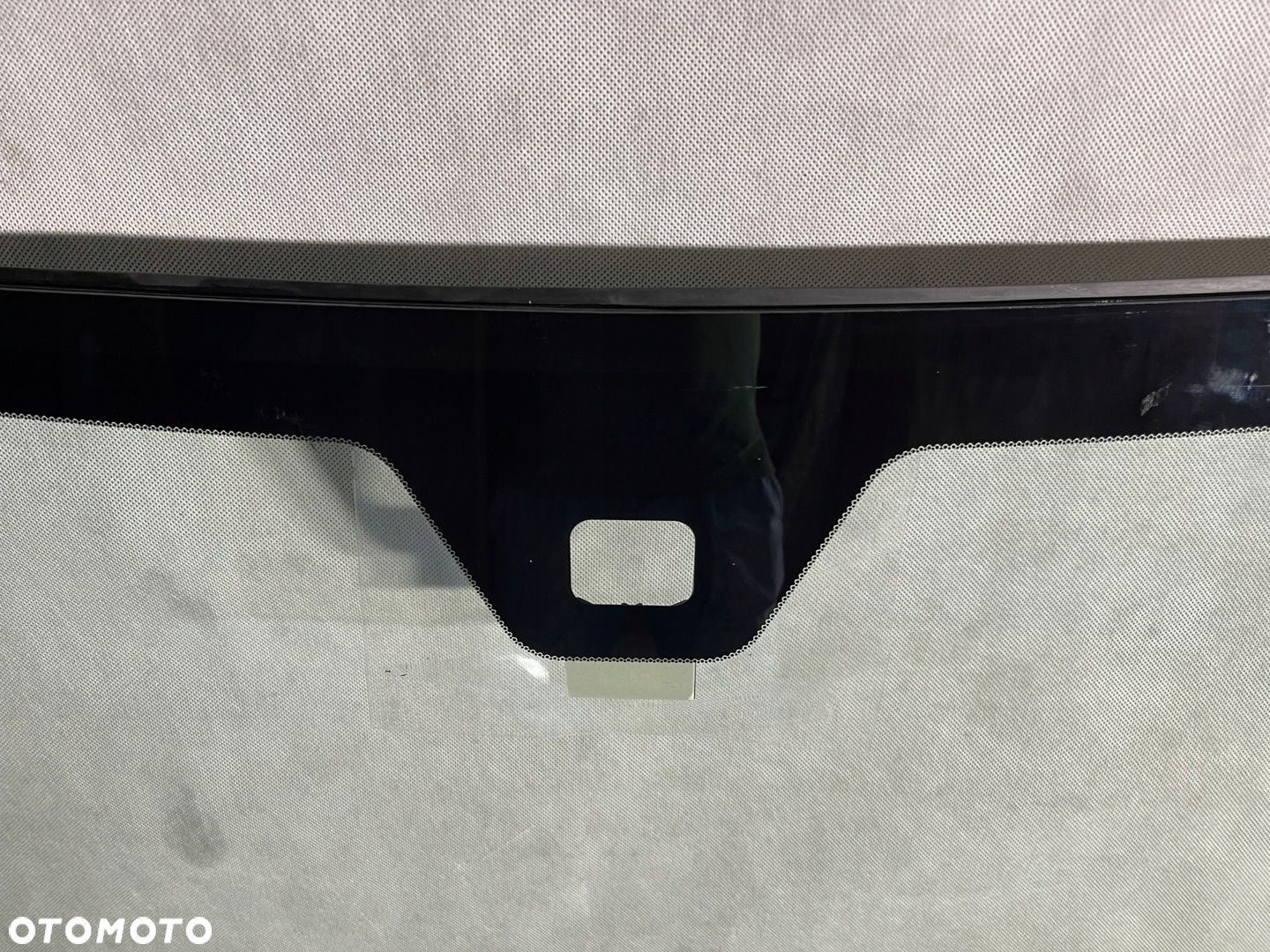 ASTON MARTIN DB9 COUPE / CABRIO SZYBA PRZEDNIA NOWA SENSOR 2012-2016 - 2