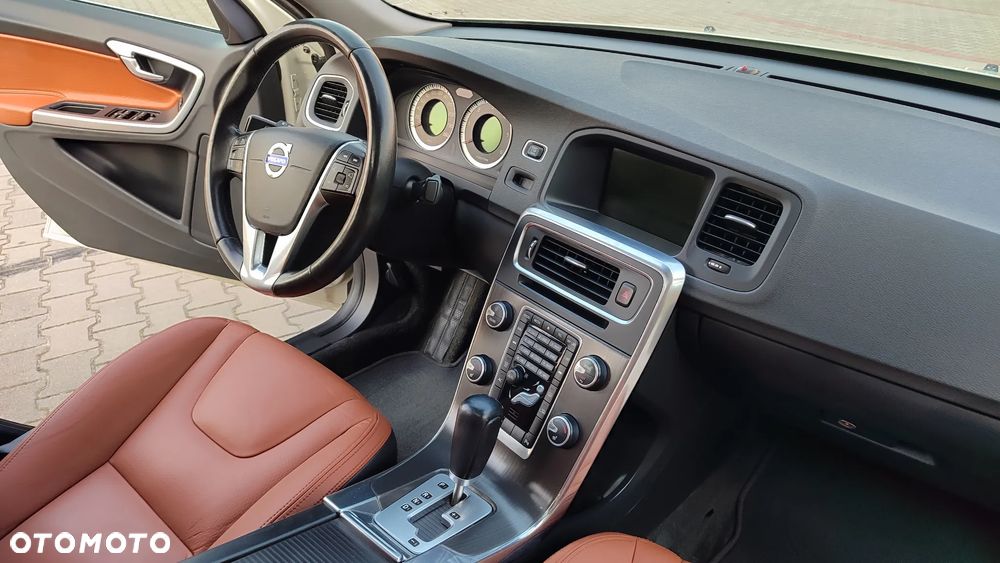 Volvo S60 D3 Geartronic Summum - 25