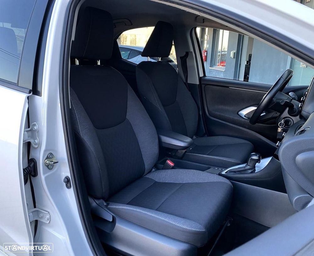 Toyota Yaris 1.5 HSD Exclusive - 10