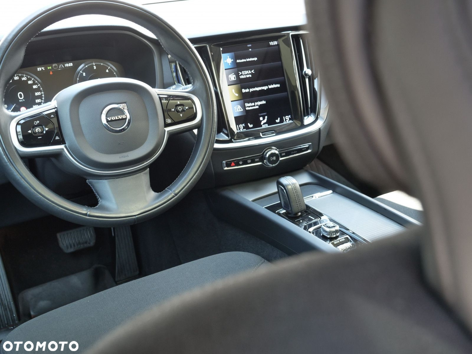 Volvo V60 Cross Country - 16