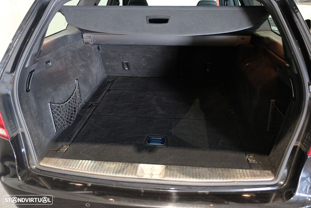 Mercedes-Benz E 300 Bluetec Hybrid Avantgarde - 23