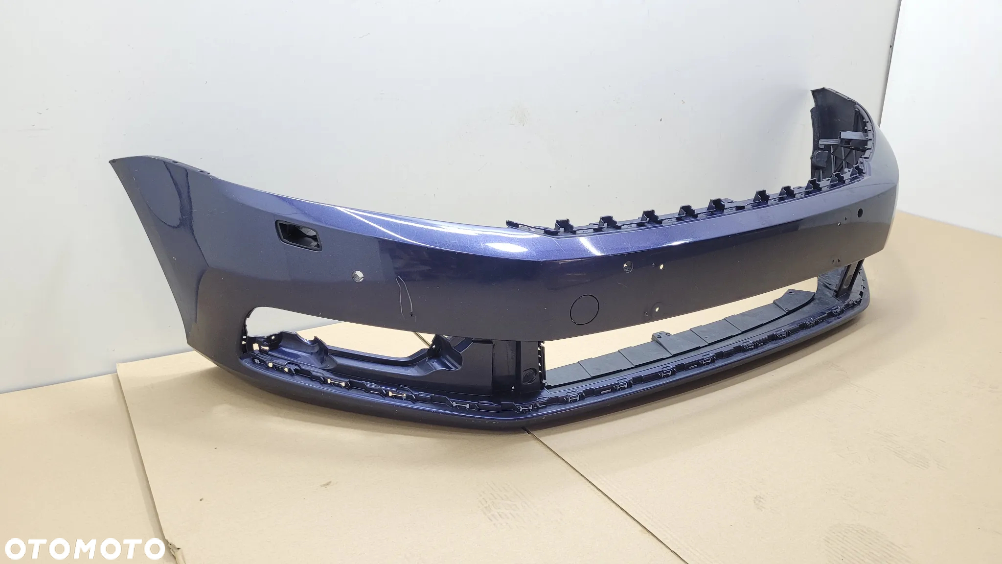 ZDERZAK PRZEDNI PRZÓD VW PASSAT B7 4 PDC SPRYSKI - 2