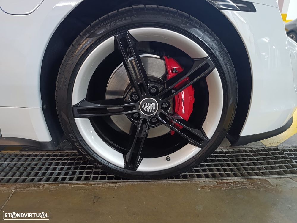 Porsche Taycan 4S - 16