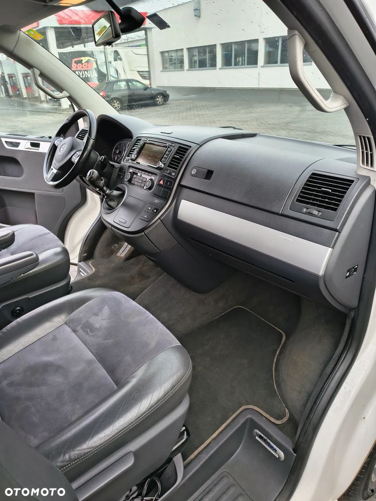 Volkswagen Multivan - 15