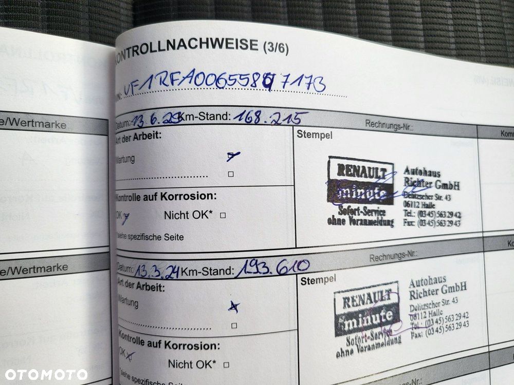 Renault Grand Scenic - 32