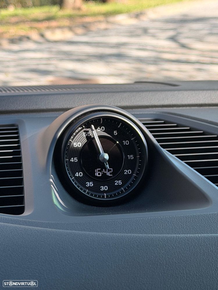 Porsche Macan Electric 4 - 24