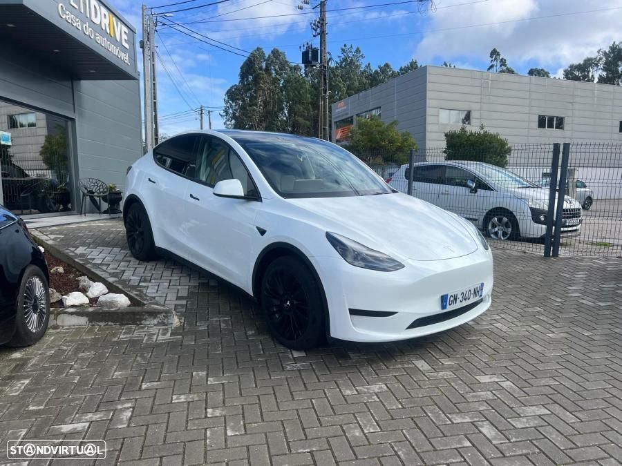 Tesla Model Y RWD - 4