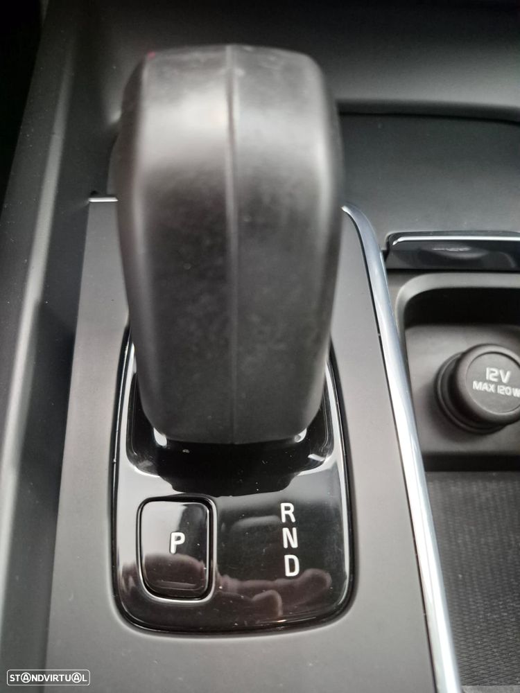 Volvo V60 2.0 B4 Momentum Core Geartronic - 7