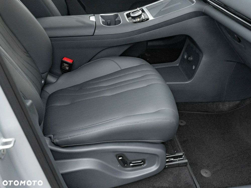 Geely Starray EM-i 1.5 PHEV Pro - 26