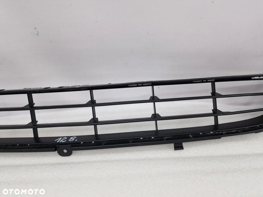 FORD FIESTA MK8 17- KRATKA ŚRODKOWA ZDERZAKA PRZEDNIEGO PRZÓD , NR H1BB-17K945-A1 , NR AUKCJI KR128 - 5