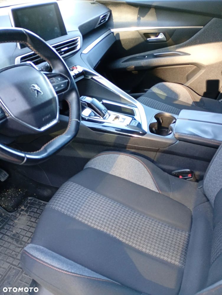 Peugeot 3008 1.6 BlueHDi Active S&S EAT6 - 8