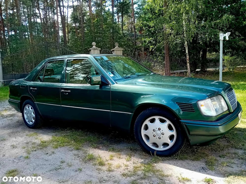 Mercedes-Benz Klasa E 300 D Turbo - 18
