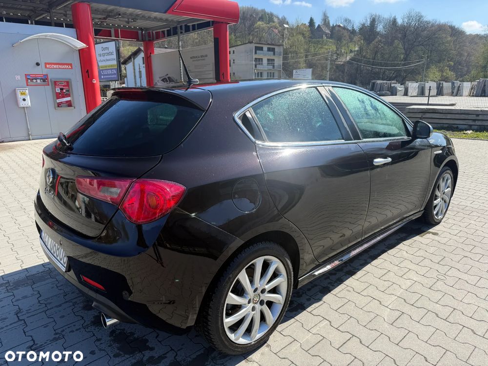 Alfa Romeo Giulietta 2.0 JTDM Distinctive - 4