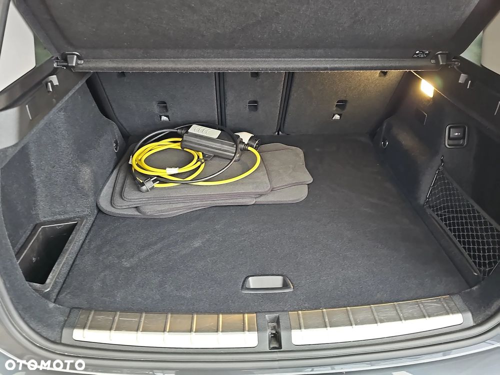 BMW X1 sDrive18i xLine - 21