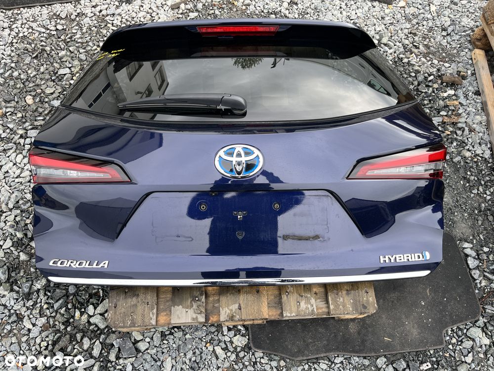 Tylna klapa bagażnika Toyota Corolla E21 LIFT KOMBI 8X8 - 1