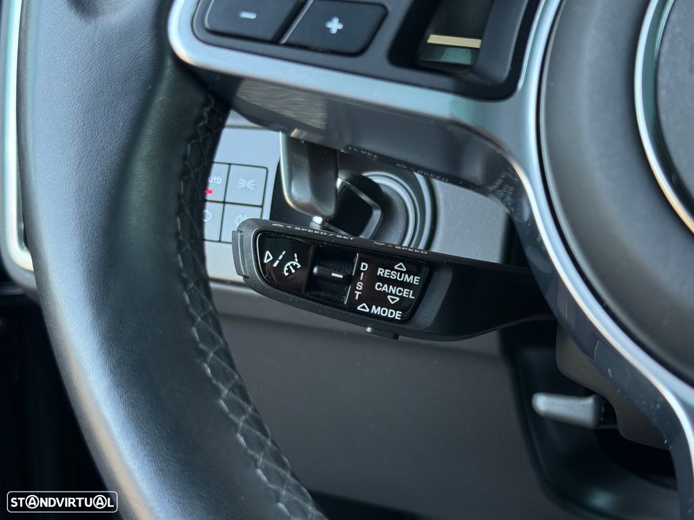 Porsche Cayenne - 25