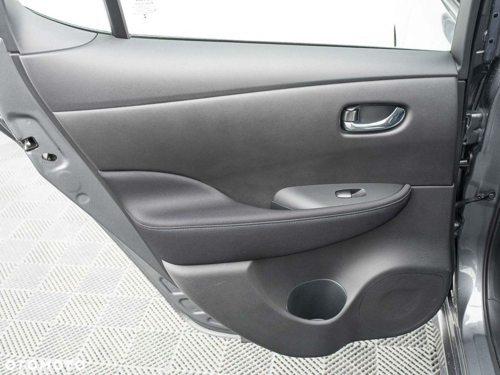 Nissan Leaf 40 kWh Acenta - 23