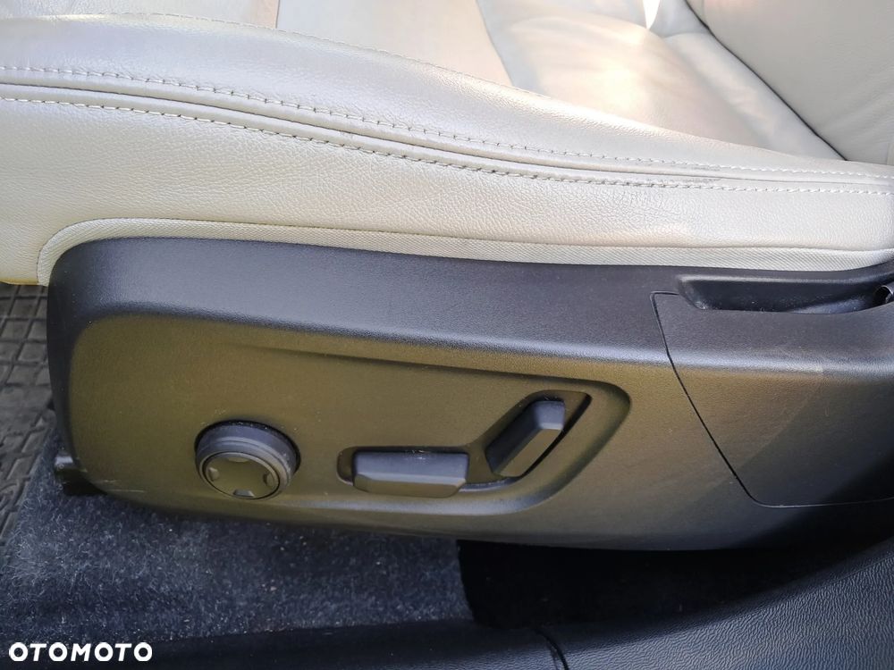 Volvo XC 40 T5 AWD Momentum - 19