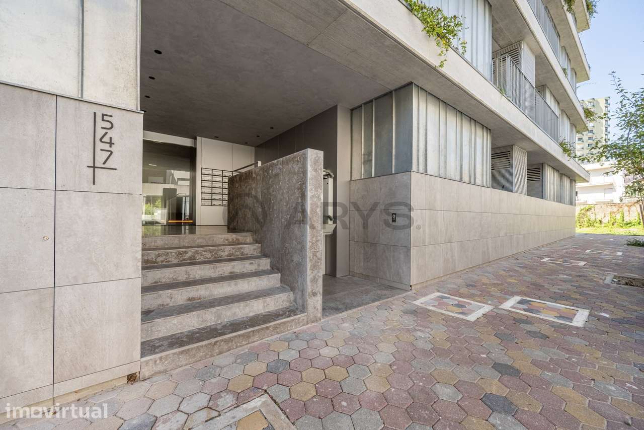 Apartamento T0 Novo em condomínio fechado com Varanda - Grande imagem: 2/44